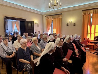 /A/2025/8/C/Biskup Šaško predvodio misu prigodom proslave 100. obljetnice dolaska sestara milosrdnica u Lužnicu (3).jpg