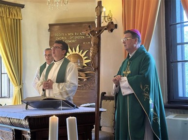 /A/2025/8/C/Biskup Šaško predvodio misu prigodom proslave 100. obljetnice dolaska sestara milosrdnica u Lužnicu (5).jpg