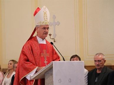 /A/2025/8/Dodjela kanonskih mandata vjeroučiteljima/250830 Krašić_kanonski mandati_homilija.JPG