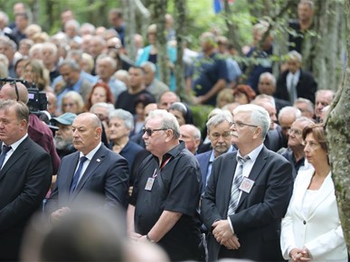 /A/2025/8/Misa zadušnica kod jame Jazovka/Misa zadušnica i obred ukopa ostataka žrtava bačenih u jamu Jazovka (18).JPG