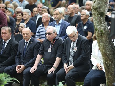 /A/2025/8/Misa zadušnica kod jame Jazovka/Misa zadušnica i obred ukopa ostataka žrtava bačenih u jamu Jazovka (19).JPG