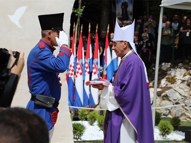 /A/2025/8/Misa zadušnica kod jame Jazovka/Misa zadušnica i obred ukopa ostataka žrtava bačenih u jamu Jazovka (2).JPG