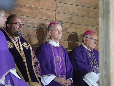 /A/2025/8/Misa zadušnica kod jame Jazovka/Misa zadušnica i obred ukopa ostataka žrtava bačenih u jamu Jazovka (20).JPG