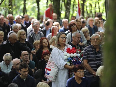 /A/2025/8/Misa zadušnica kod jame Jazovka/Misa zadušnica i obred ukopa ostataka žrtava bačenih u jamu Jazovka (29).JPG