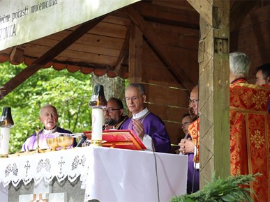 /A/2025/8/Misa zadušnica kod jame Jazovka/Misa zadušnica i obred ukopa ostataka žrtava bačenih u jamu Jazovka (36).JPG