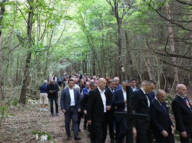 /A/2025/8/Misa zadušnica kod jame Jazovka/Misa zadušnica i obred ukopa ostataka žrtava bačenih u jamu Jazovka (40).JPG