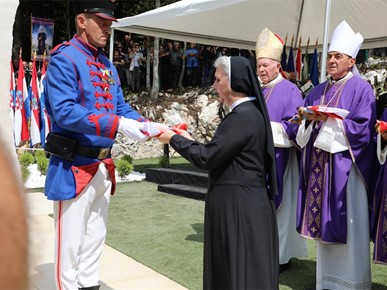 /A/2025/8/Misa zadušnica kod jame Jazovka/Misa zadušnica i obred ukopa ostataka žrtava bačenih u jamu Jazovka (6).JPG