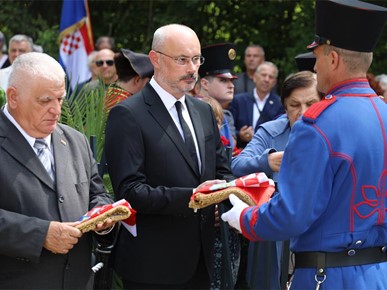 /A/2025/8/Misa zadušnica kod jame Jazovka/Misa zadušnica i obred ukopa ostataka žrtava bačenih u jamu Jazovka (7).JPG