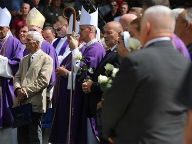 /A/2025/8/Misa zadušnica kod jame Jazovka/Misa zadušnica i obred ukopa ostataka žrtava bačenih u jamu Jazovka (9).JPG