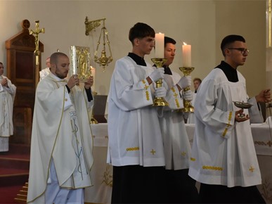 /A/2025/9/A/Biskup Gorski predvodio misu sa zazivom Duha Svetoga za učenike i djelatnike NKG-a (3).jpg