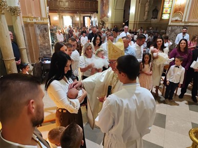 /A/2025/9/C/250920 Biskup Gorski krstio peto dijete obitelji Odorjan (9).jpg