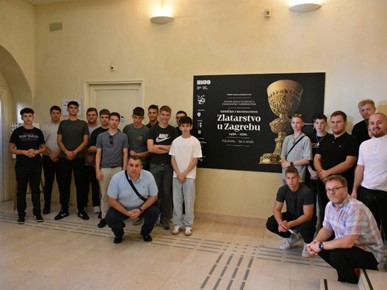 /A/2025/9/C/Šalatski sjemeništarci i odgojitelji posjetili Muzej grada Zagreba (10).jpg