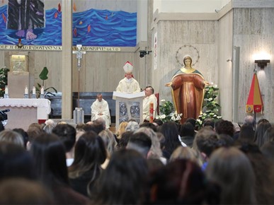 /A/2025/9/D/Nadbiskup Kutleša predvodio misno slavlje sa zazivom Duha Svetoga na početku nove akademske godine na HKS-u (11).JPG