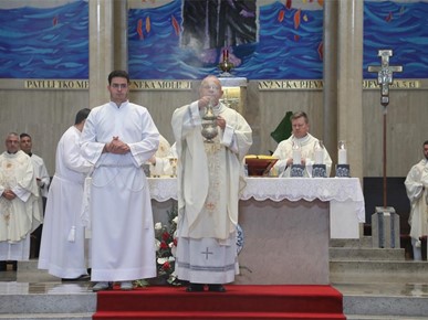 /A/2025/9/D/Nadbiskup Kutleša predvodio misno slavlje sa zazivom Duha Svetoga na početku nove akademske godine na HKS-u (17).JPG