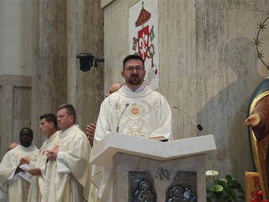 /A/2025/9/D/Nadbiskup Kutleša predvodio misno slavlje sa zazivom Duha Svetoga na početku nove akademske godine na HKS-u (4).JPG