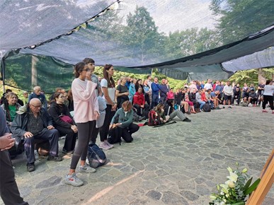 /A/2025/9/MARIJA BISTRICA/Biskup Šaško predvodio misu na Sljemenu za hodočasnike na zagrebačkom zavjetnom hodočašću u Mariju Bistricu (2).jpeg