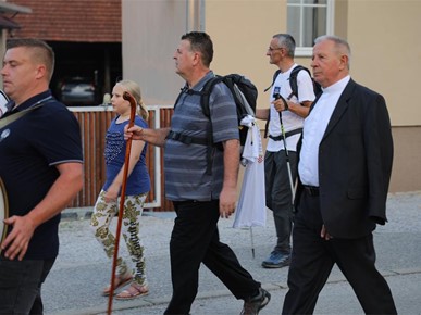 /A/2025/9/MARIJA BISTRICA/Ulazna procesija (subota)/Dolazak hodočasnika iz Zagreba (1).JPG