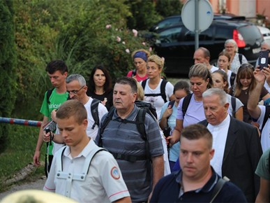 /A/2025/9/MARIJA BISTRICA/Ulazna procesija (subota)/Dolazak hodočasnika iz Zagreba (3).JPG