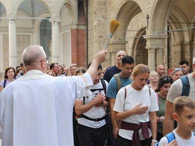 /A/2025/9/MARIJA BISTRICA/Ulazna procesija (subota)/Dolazak hodočasnika iz Zagreba (6).JPG