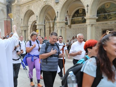 /A/2025/9/MARIJA BISTRICA/Ulazna procesija (subota)/Dolazak hodočasnika iz Zagreba (8).JPG
