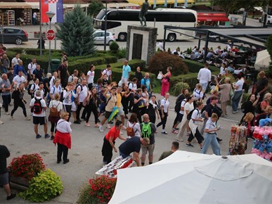 /A/2025/9/MARIJA BISTRICA/Ulazna procesija (subota)/Ulazna procesija 13-09-25 (4).JPG