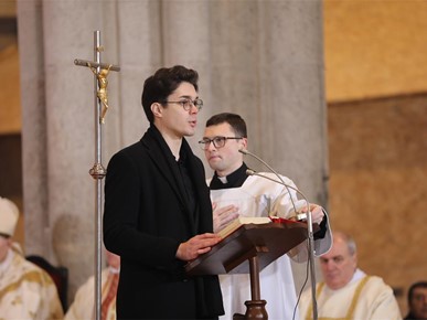 /A/2026/1/Bogojavljenje/Nadbiskup Kutleša predvodio misno slavlje svetkovine Bogojavljenja u Zagrebačkoj katedrali (4).JPG