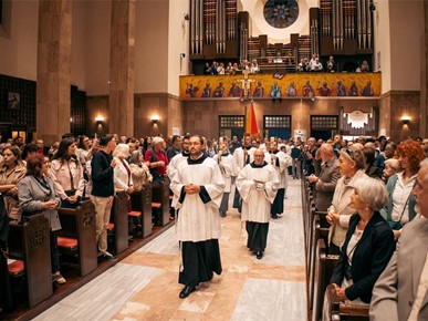 /A/2026/10/A/Fra Antonio Knezović položio svečane zavjete u jubilarnoj godini sv. Franje (3).jpg