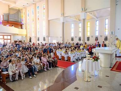 /A/2026/10/B/Biskup Šaško posvetio crkvu u Župi bl. Alojzija Stepinca, Bestovje-Novaki-Rakitje (7).jpg