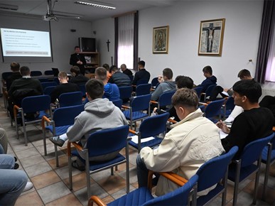 /A/2026/10/D/Održane godišnje duhovne vježbe sjemeništaraca RH i BiH u Novigradu na Dobri (7).JPG