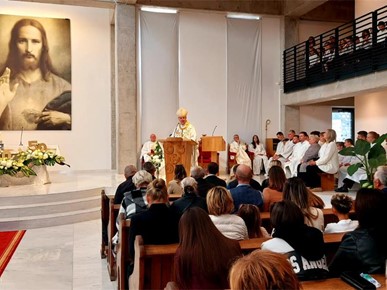/A/2026/10/D/​Župa sv. Barbare u Velikoj Mlaki proslavila 50 godina postojanja i 10 godina od početka gradnje crkve Presvetog Srca Isusova (30).jpeg
