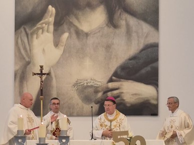 /A/2026/10/D/​Župa sv. Barbare u Velikoj Mlaki proslavila 50 godina postojanja i 10 godina od početka gradnje crkve Presvetog Srca Isusova (46).jpeg
