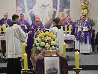 /A/2026/10/F/Slavljena misa zadušnica i sprovodni obredi za preminulog mons. Lovru Cindorija (13).JPG