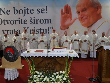 /A/2026/10/G/261022 Nadbiskup Kutleša predvodio misno slavlje svetkovine sv. Ivana Pavla II. u Jelkovcu (5).JPG