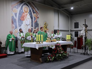 /A/2026/2/B/260207 Biskup Kovač predvodio misno slavlje prvog dana trodnevnice uoči Stepinčeva (23).JPG