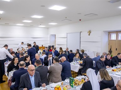 /A/2026/2/B/Nadbiskup Kutleša na molitvenom doručku u Sisku (10).jpg