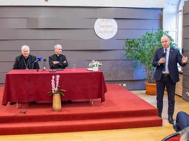 /A/2026/2/B/Nadbiskup Kutleša na molitvenom doručku u Sisku (4).jpg