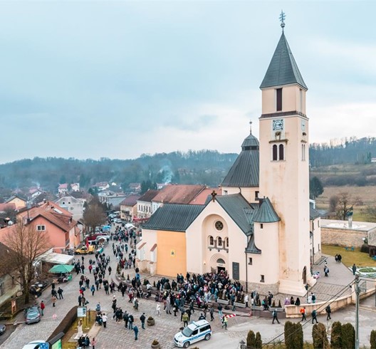 Pješaci iz Karlovačkog i Dugoreško-mrežničkog dekanata hodočastili u Krašić