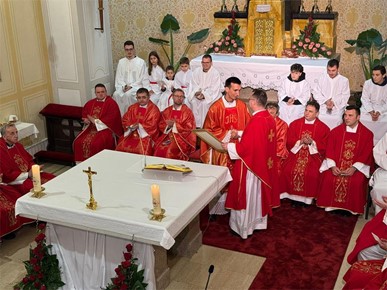 /A/2026/2/C/Don Ante Vrcić predvodio misno slavlje posljednjeg dana devetnice bl. Alojziju Stepincu u Krašiću (9).jpeg