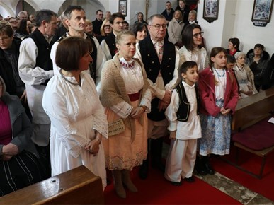 /A/2026/2/E/Biskup Razum predvodio misu zahvalnicu u rodnoj Župi sv. Martina biskupa (2).jpg