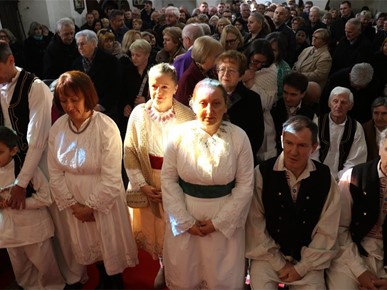 /A/2026/2/E/Biskup Razum predvodio misu zahvalnicu u rodnoj Župi sv. Martina biskupa (8).jpg