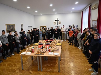 /A/2026/2/E/Ministranti Zadarske nadbiskupije posjetili Međubiskupijsko sjemenište na zagrebačkoj Šalati (4).JPG