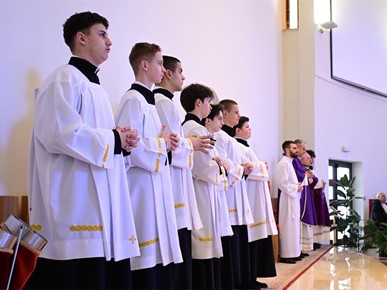 /A/2026/2/E/Sjemeništarci i odgojitelji Međubiskupijskog sjemeništa hodočastili Dobrome Papi u zagrebačku Dubravu (2).JPG