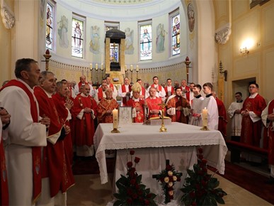 /A/2026/2/STEPINČEVO/Krašić/260210 Biskup Škvorčević predvodio misu na Stepinčevo u Krašiću (26).JPG