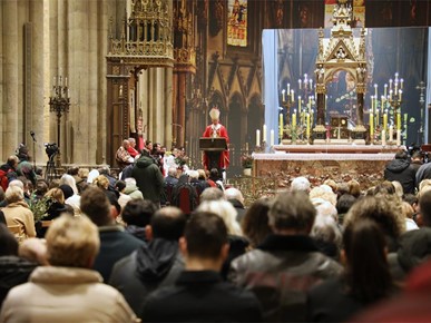 /A/2026/3/Cvjetnica/Nadbiskup Kutleša predvodio misno slavlje Nedjelje Muke Gospodnje u Zagrebačkoj katedrali (25).JPG