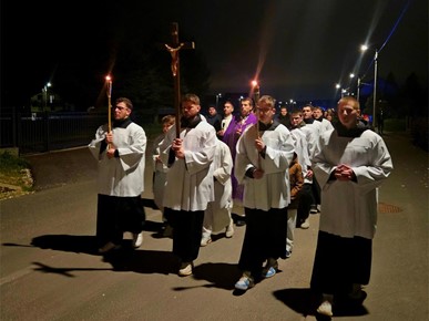 /A/2026/3/D/Misno slavlje i križni put za mlade u Župi Uzvišenja Svetog Križa u Dugom Selu (1).jpg