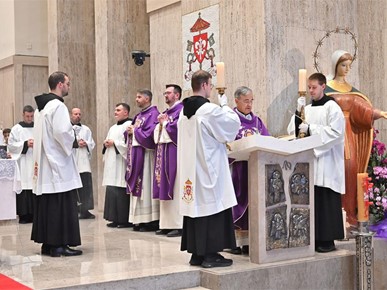 /A/2026/3/D/Započela pobožnost 13 utoraka sv. Antunu u bazilici na Svetom Duhu (6).jpg