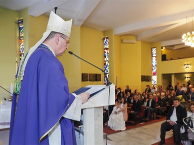 /A/2026/3/E/Biskup Šaško krstio Rebeku, peto dijete obitelji Bošnjak i Cvitu, peto dijete obitelji Vučemilo (7).jpg