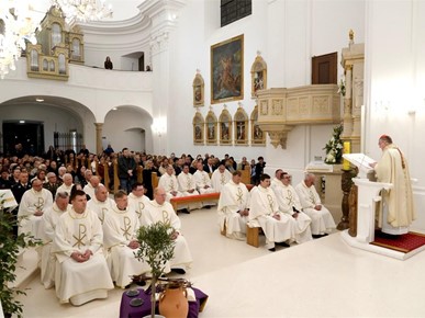 /A/2026/3/E/Kardinal Bozanić predvodio misno slavlje o 16. obljetnici uspostave Bjelovarsko-križevačke biskupije i ređenja prvog biskupa (1).jpg