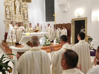 /A/2026/3/E/Kardinal Bozanić predvodio misno slavlje o 16. obljetnici uspostave Bjelovarsko-križevačke biskupije i ređenja prvog biskupa (5).jpg