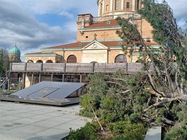 /A/2026/3/G/U nevremenu oštećeno groblje i crkva Krista Kralja na Mirogoju (5).jpeg